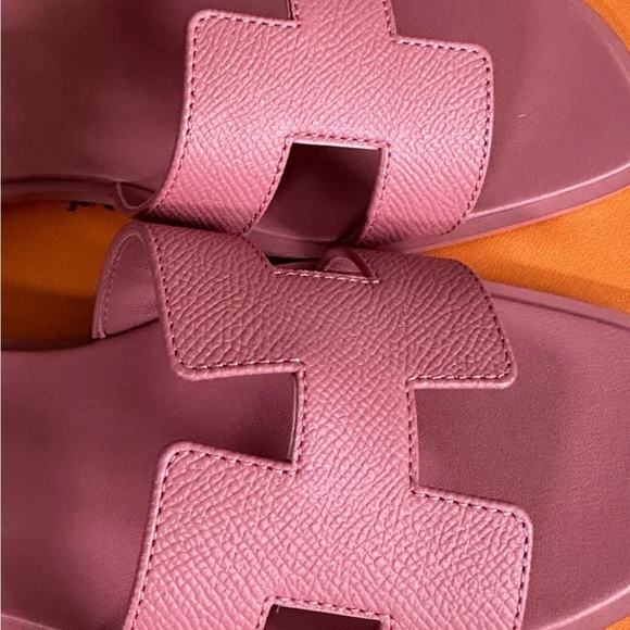 NEW HERMÈS Rose de Venise Epsom Calfskin Oran Sandals - Picture 8 of 13
